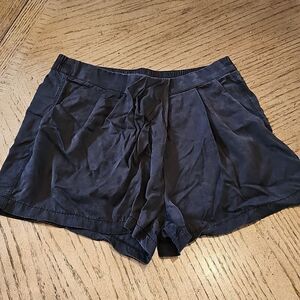 Lululemon black shorts size 6